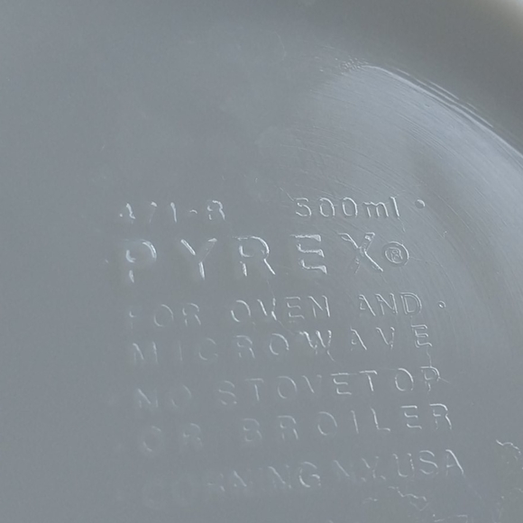 2 Vintage Pyrex Dishes Blue Pyrex Tan Pyrex - Picture 6 of 16